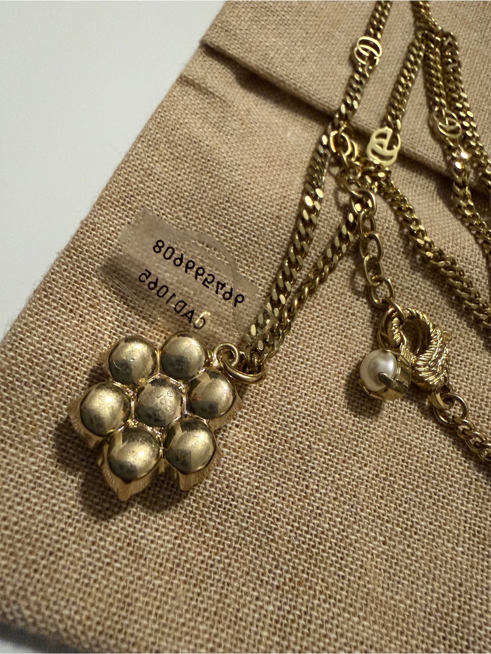 Gucci Gold Pearl Cluster Pendant Necklace - Picture 2 of 5